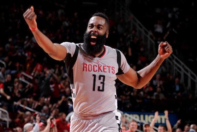 为国足助威！赵继伟现场观看国足vs泰国比赛