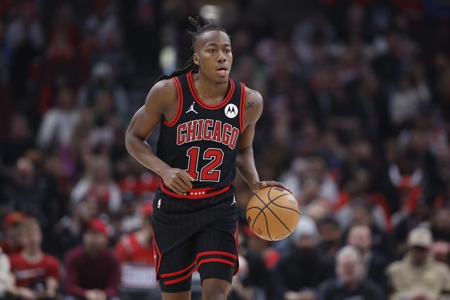 赵继伟胡明轩合计9投0中得2分 7次失误太致命